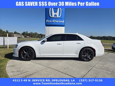 2023 Chrysler 300 Touring L