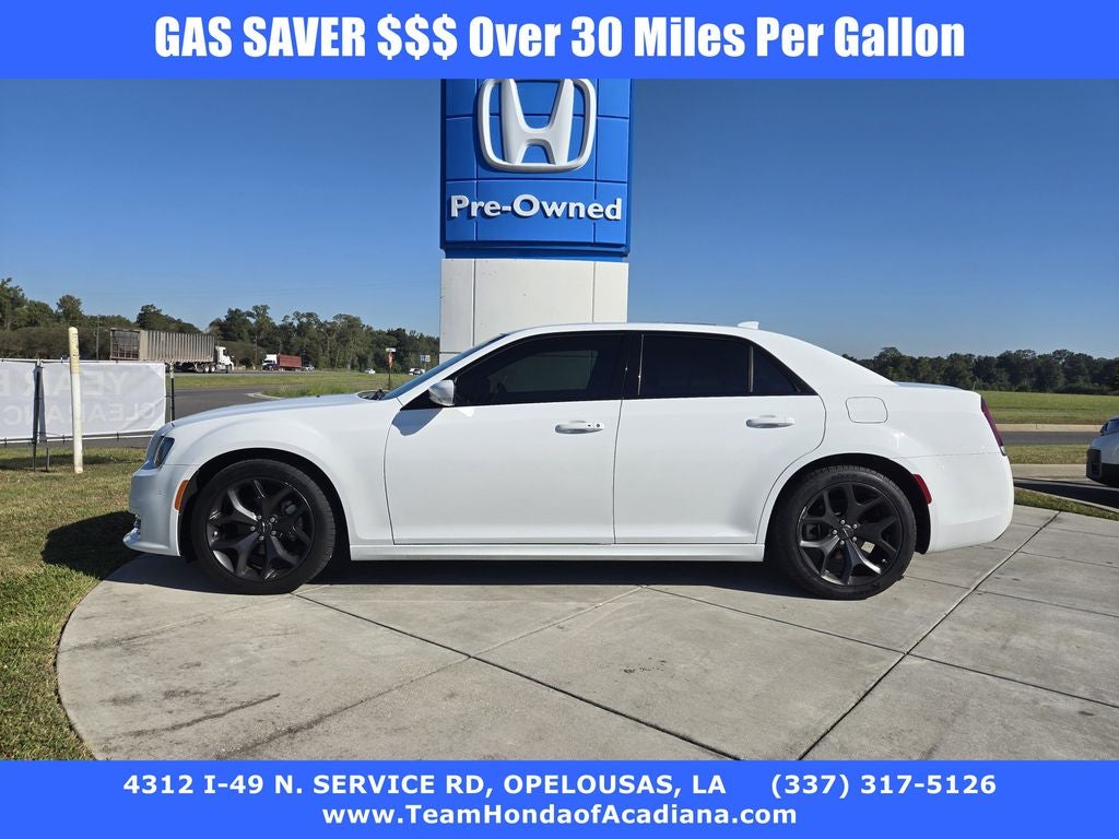 2023 Chrysler 300 Touring L