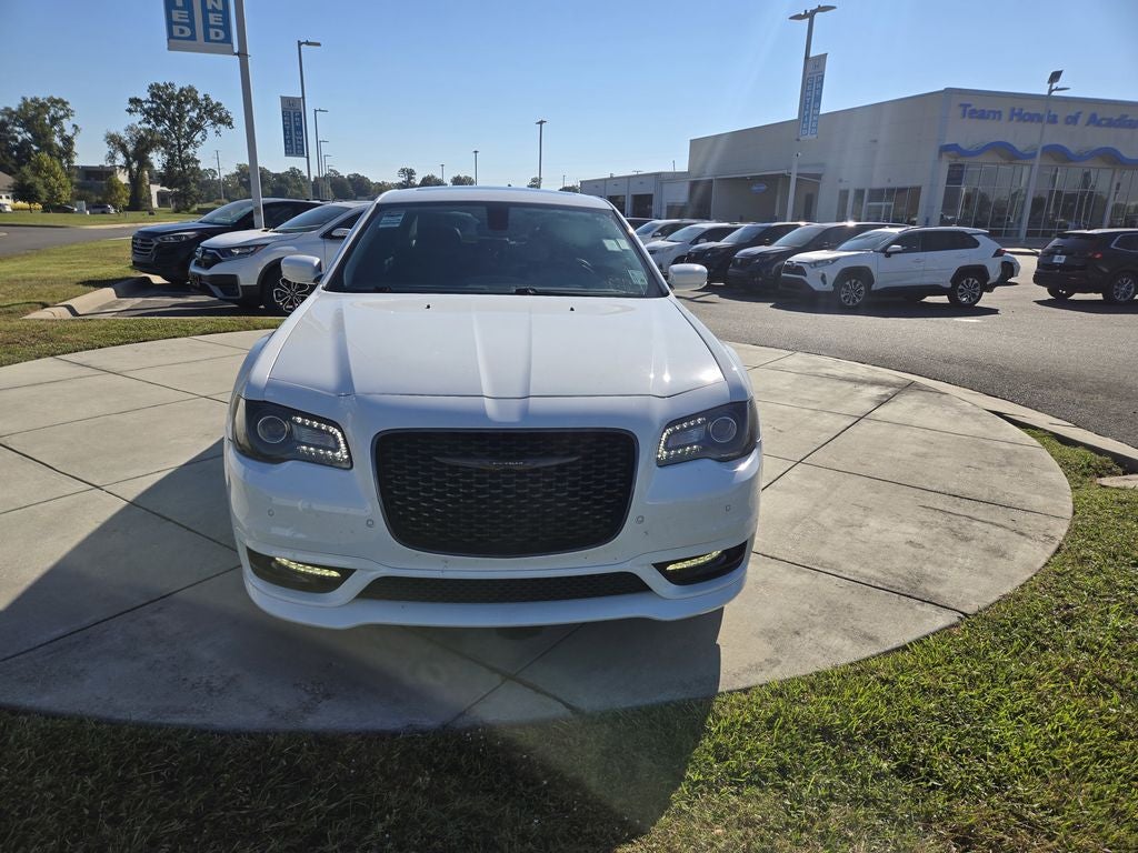 2023 Chrysler 300 Touring L