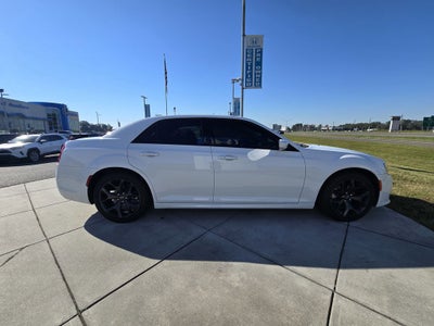 2023 Chrysler 300 Touring L
