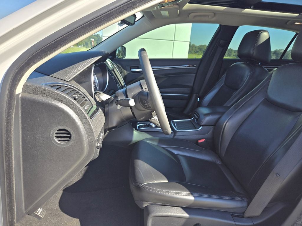 2023 Chrysler 300 Touring L