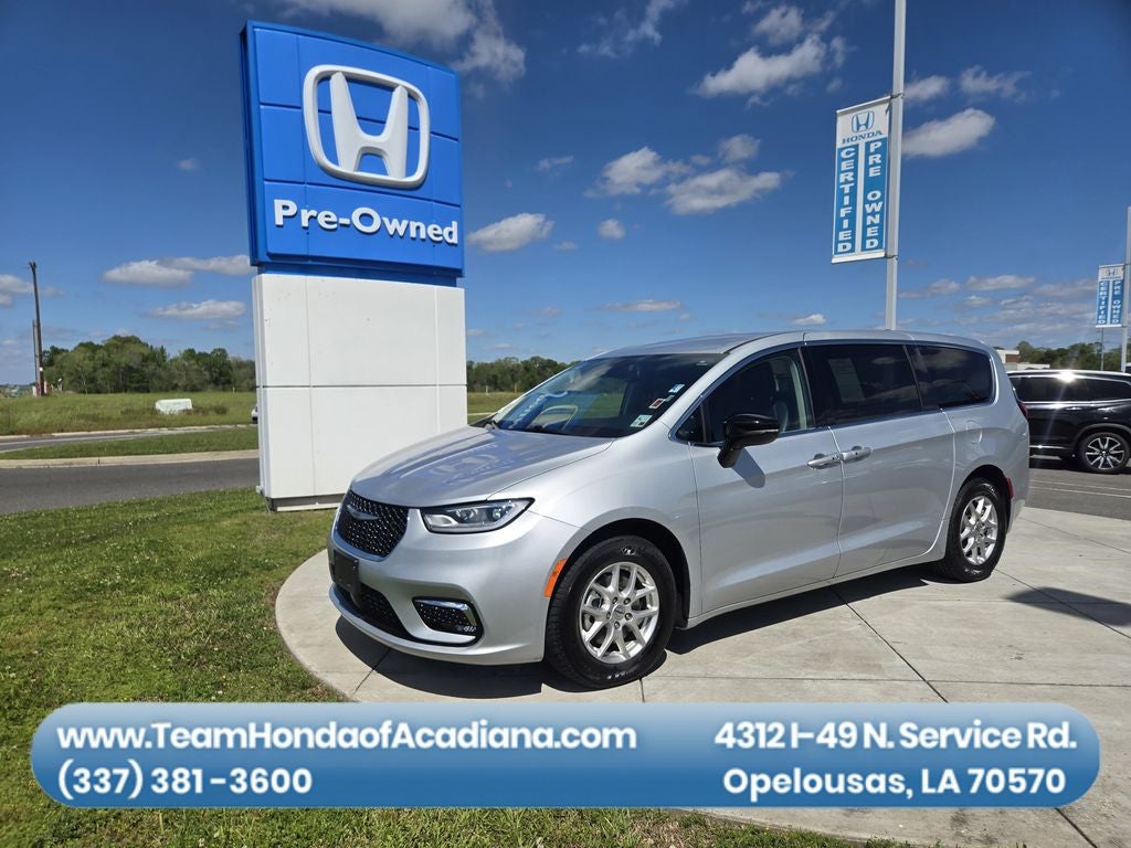 2024 Chrysler Pacifica Touring L