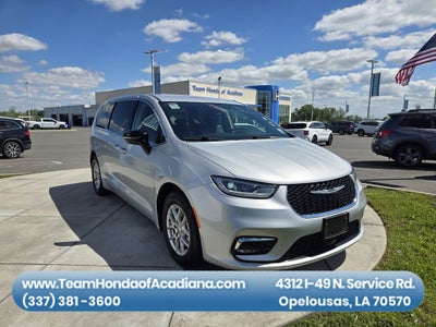 2024 Chrysler Pacifica Touring L