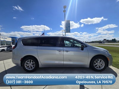 2024 Chrysler Pacifica Touring L