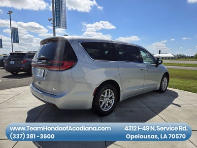2024 Chrysler Pacifica Touring L