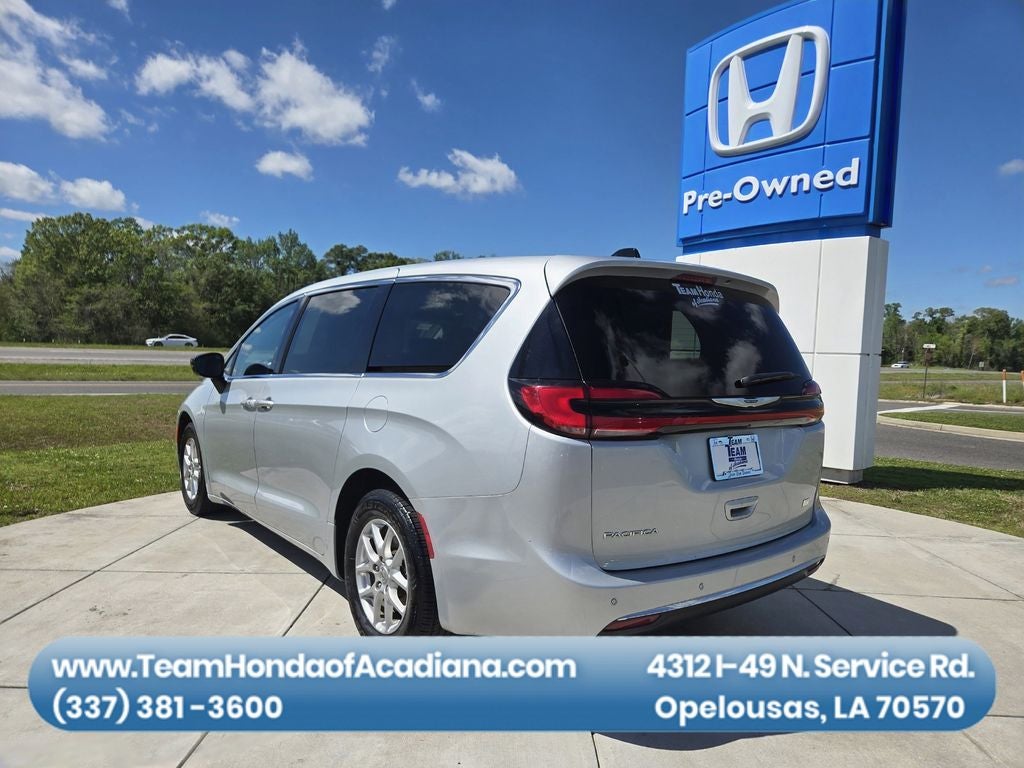 2024 Chrysler Pacifica Touring L