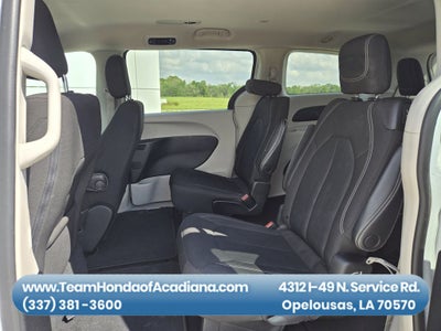 2022 Chrysler Voyager LX