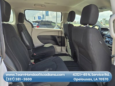 2022 Chrysler Voyager LX