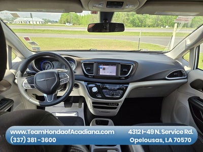 2022 Chrysler Voyager LX