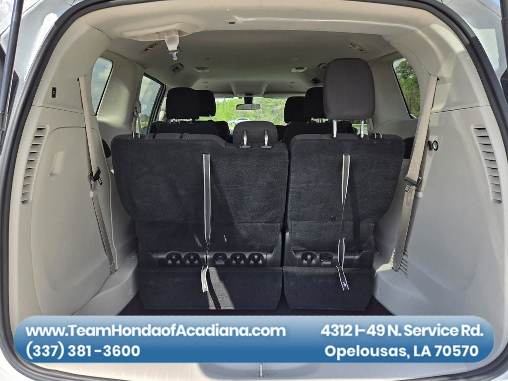 2022 Chrysler Voyager LX