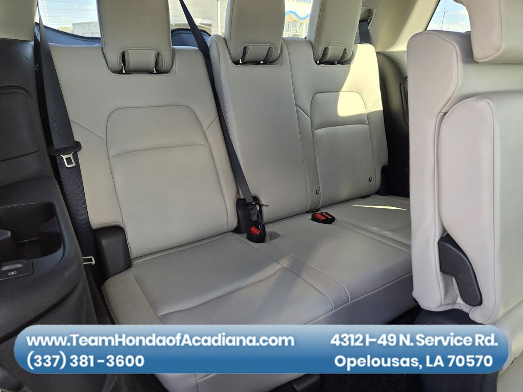 2022 Nissan Pathfinder SL