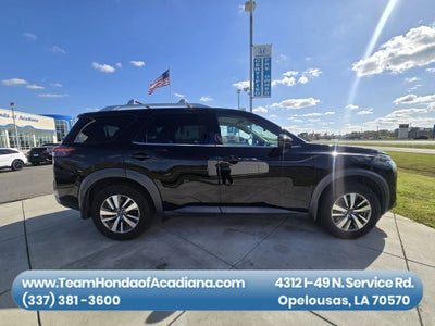 2022 Nissan Pathfinder SL