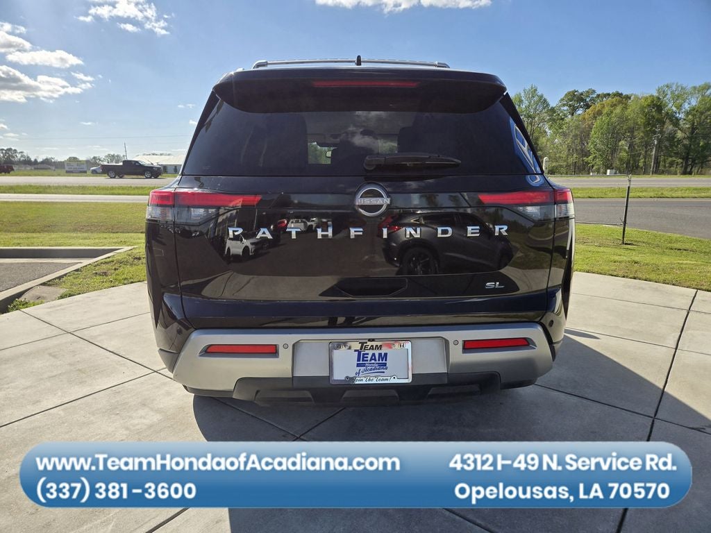 2022 Nissan Pathfinder SL