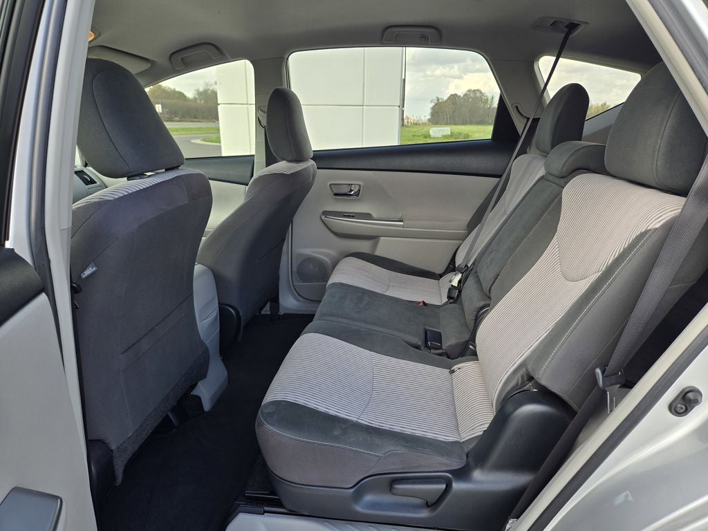 2016 Toyota Prius v Three