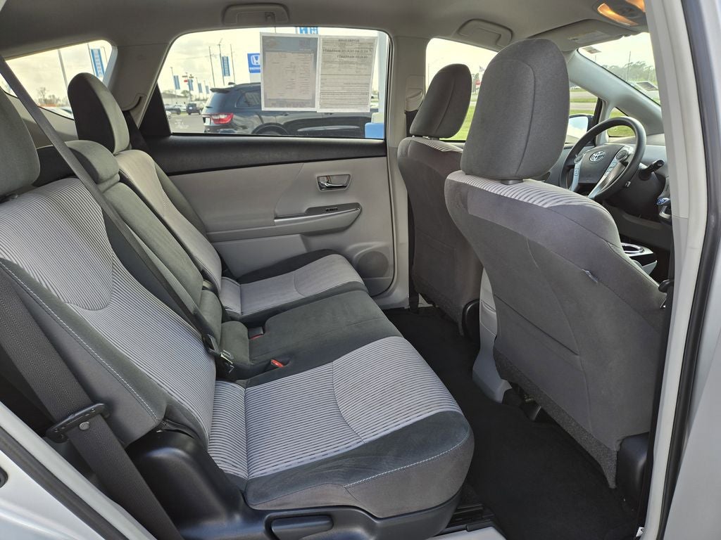 2016 Toyota Prius v Three