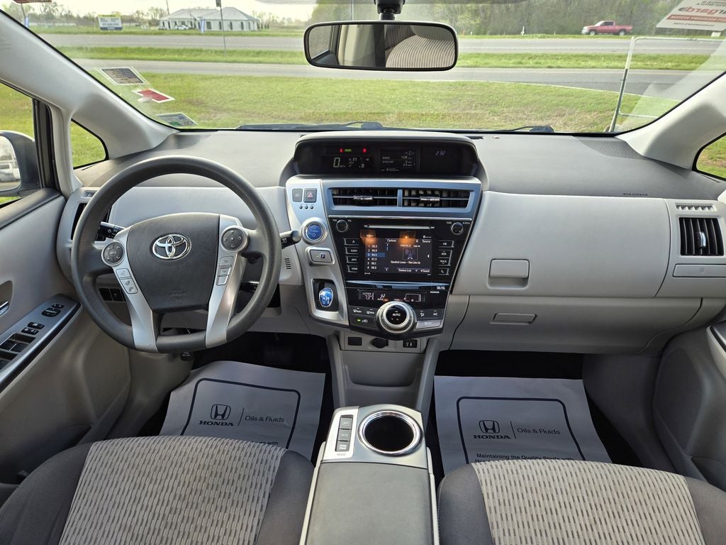 2016 Toyota Prius v Three
