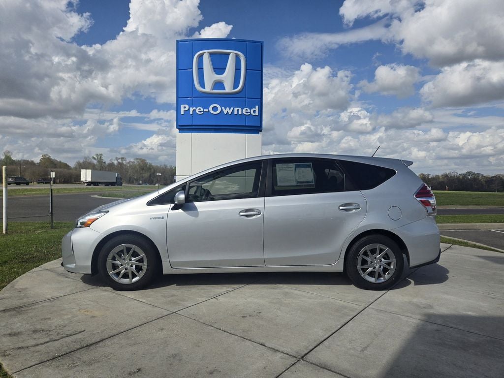 2016 Toyota Prius v Three