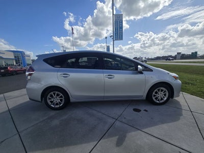 2016 Toyota Prius v Three