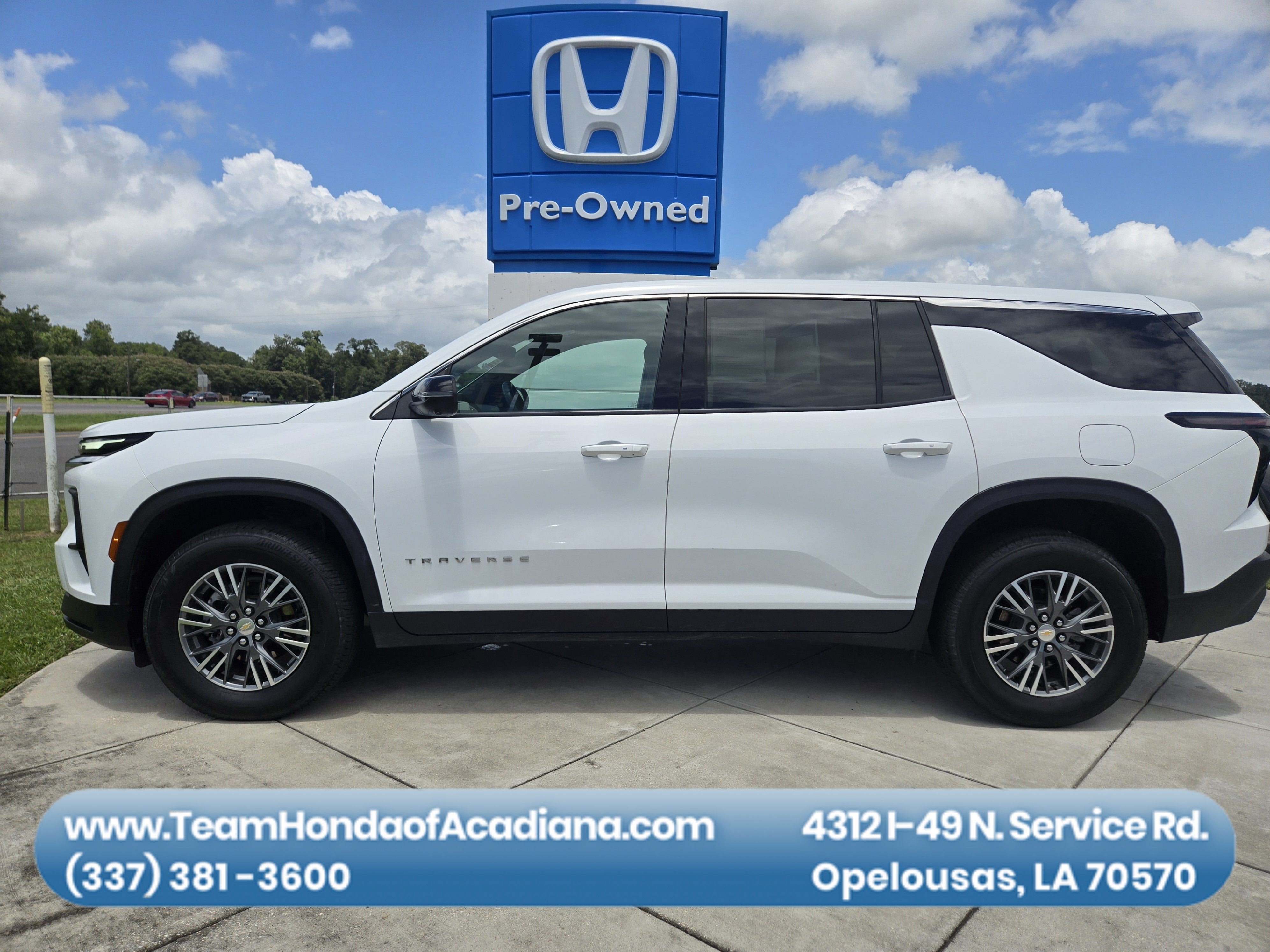 2024 Chevrolet Traverse LS