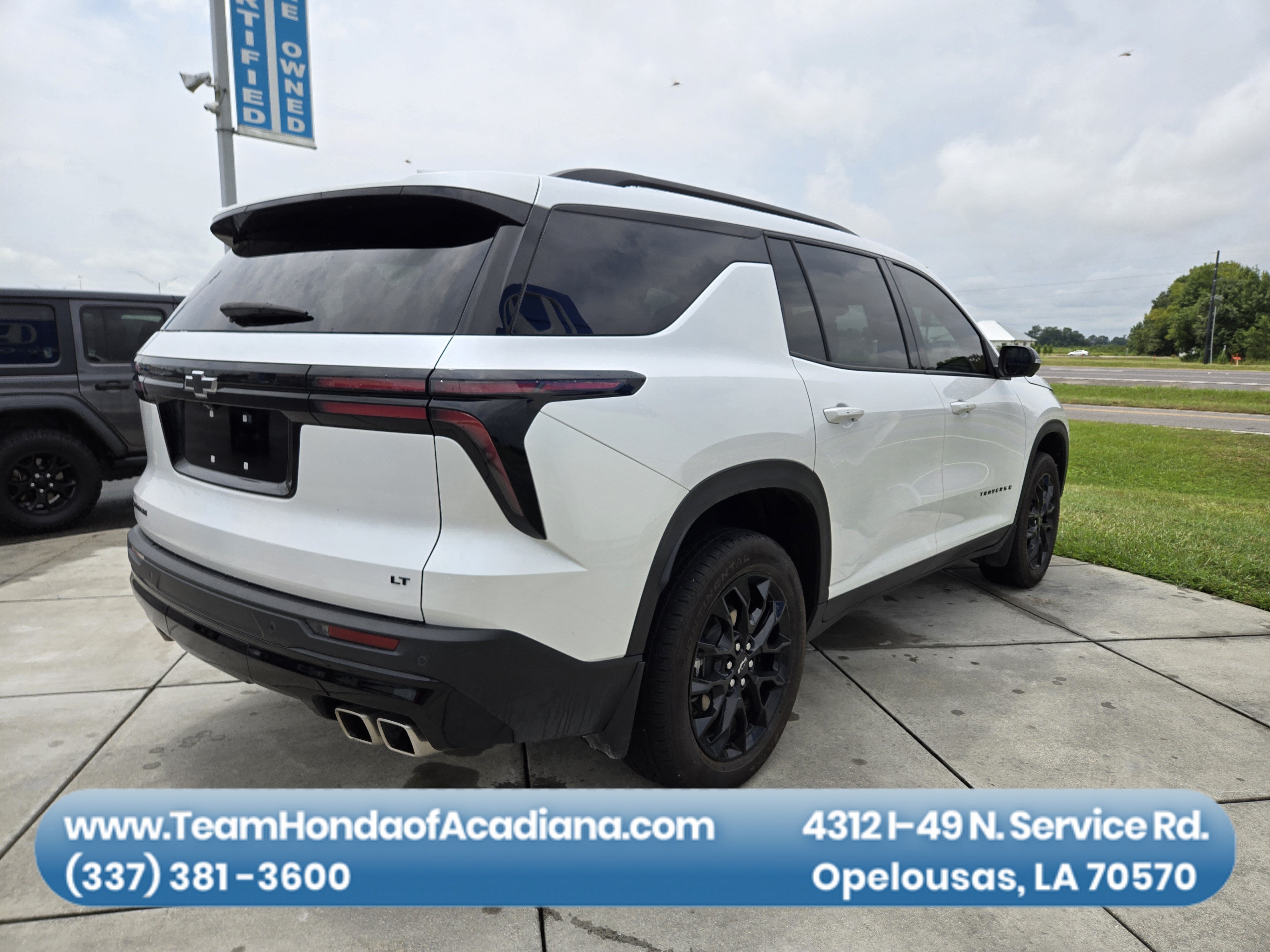 2024 Chevrolet Traverse FWD LT