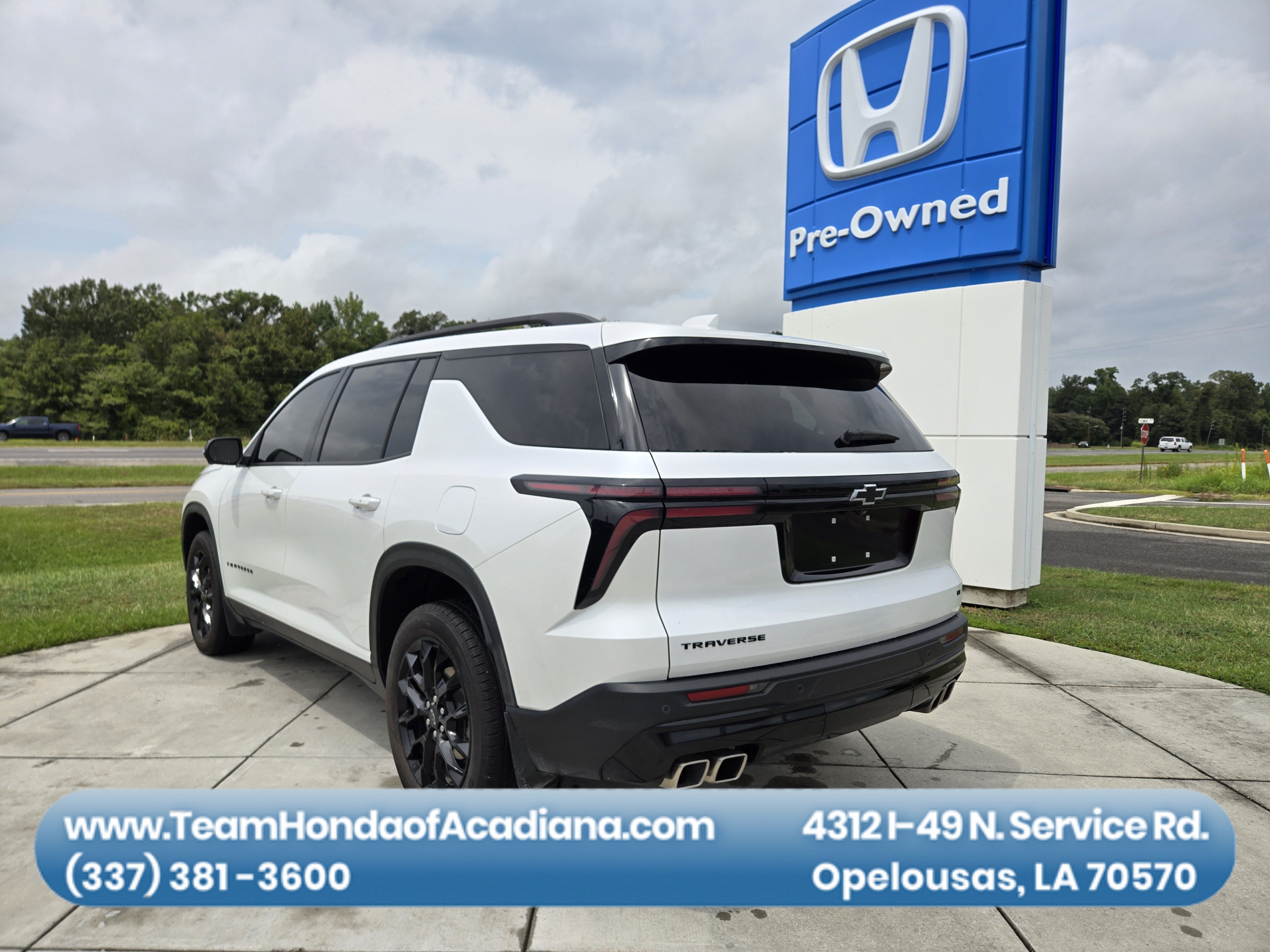 2024 Chevrolet Traverse FWD LT