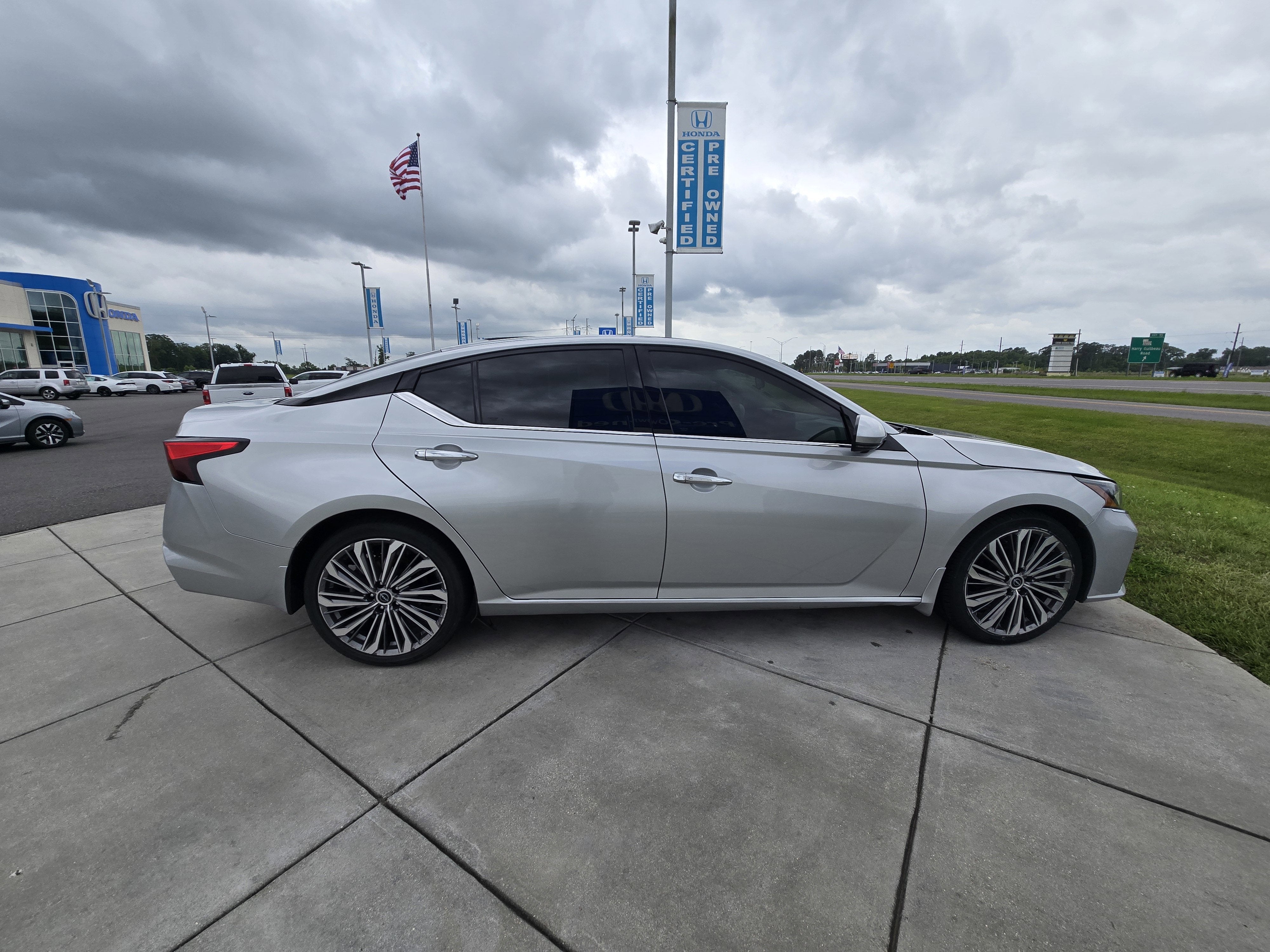 2023 Nissan Altima 2.5 SL