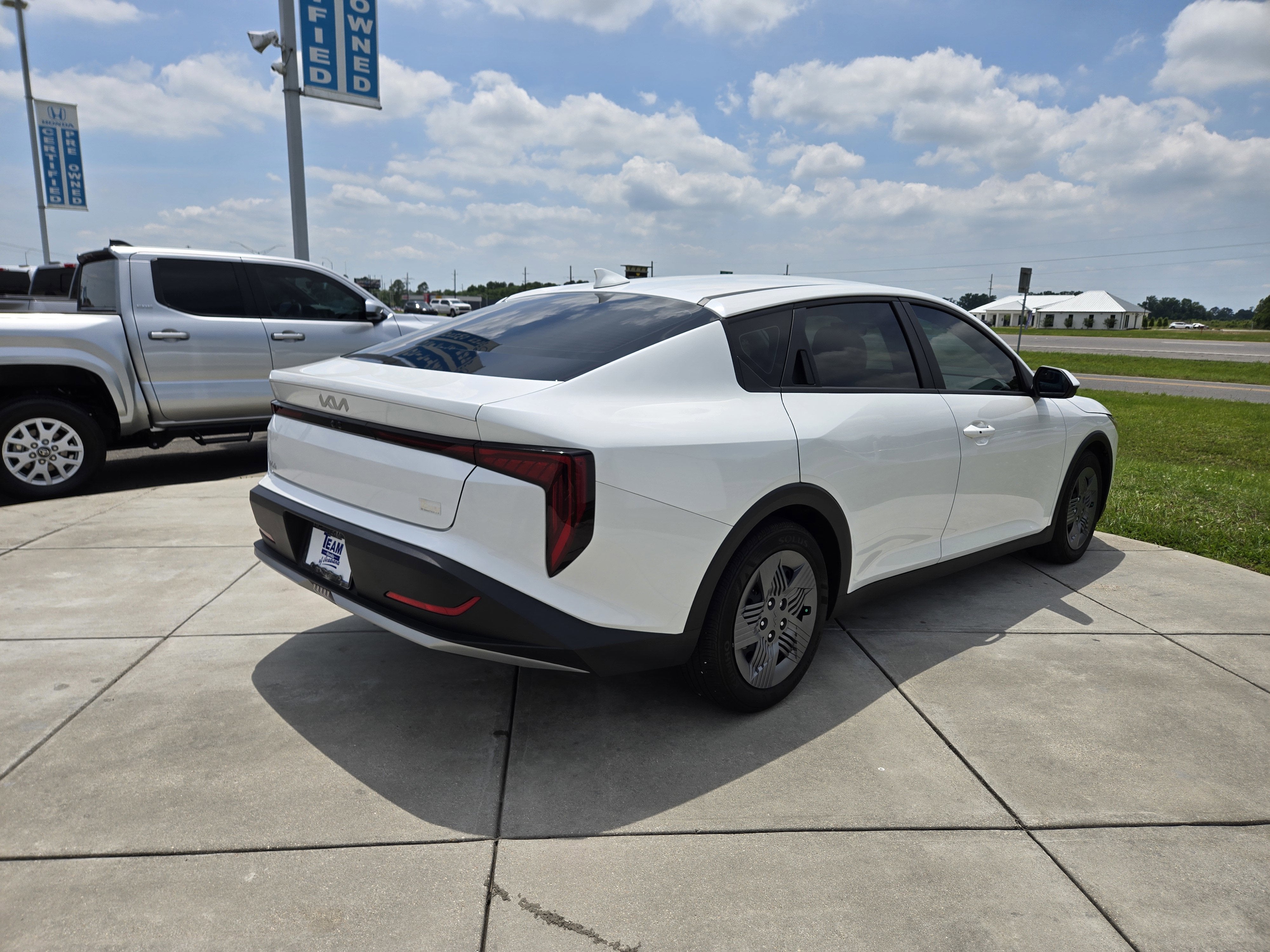 2025 Kia K4 LX