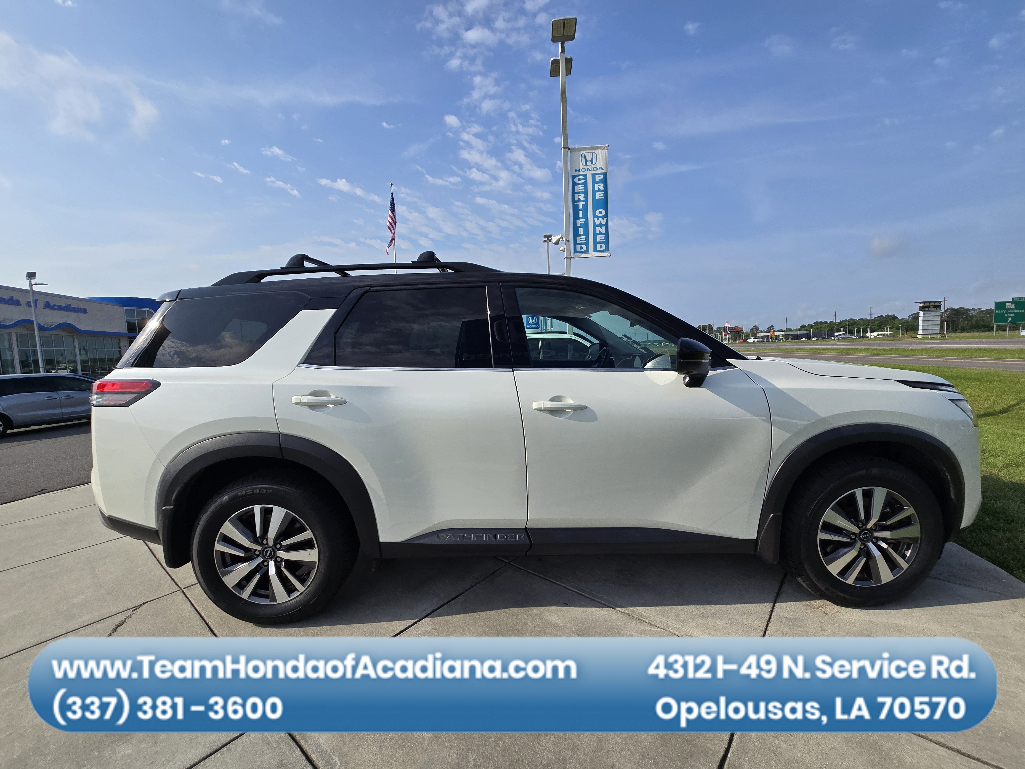 2023 Nissan Pathfinder SL
