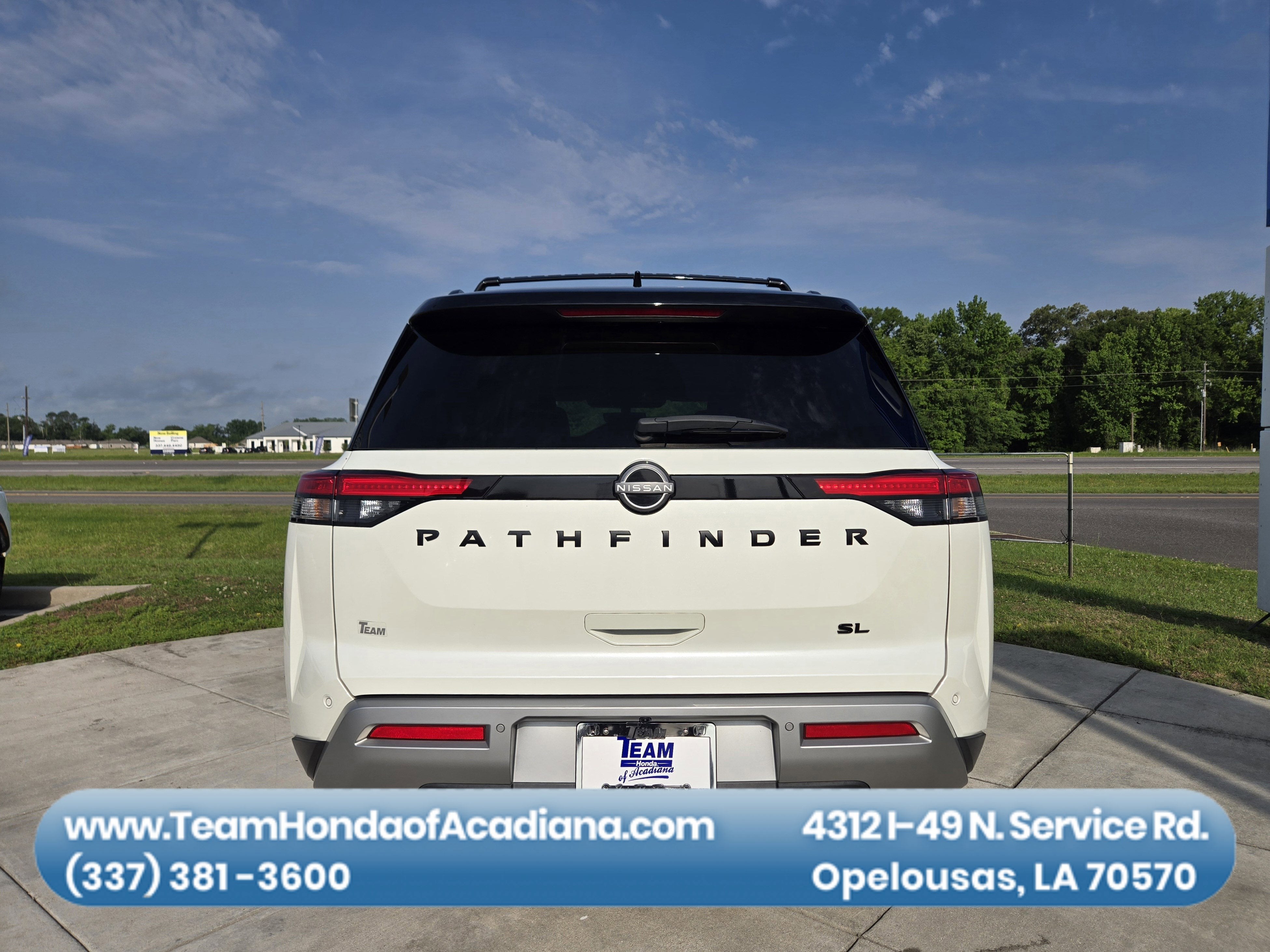 2023 Nissan Pathfinder SL