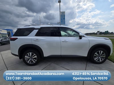 2025 Nissan Pathfinder SL