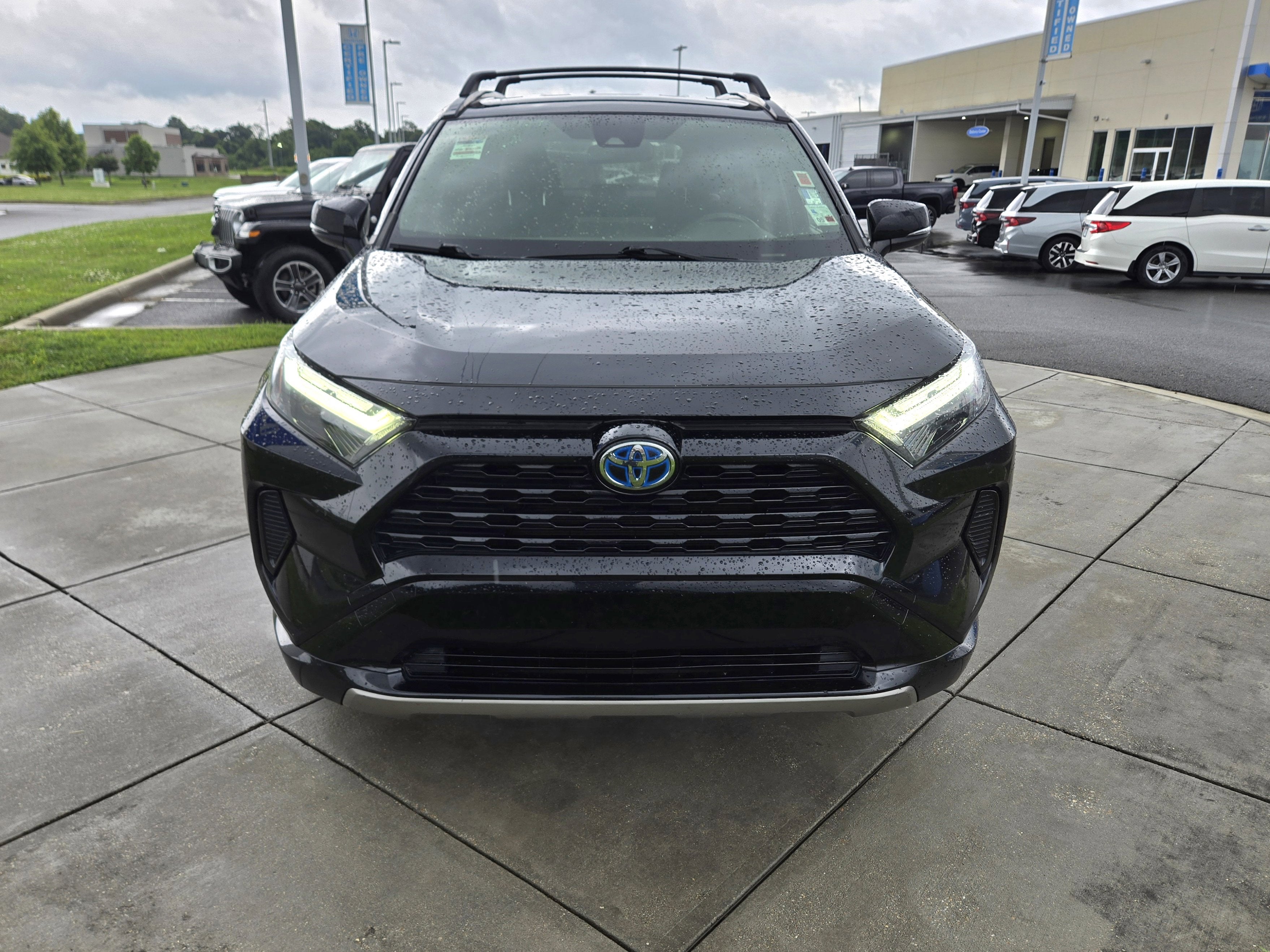 2022 Toyota RAV4 Hybrid SE