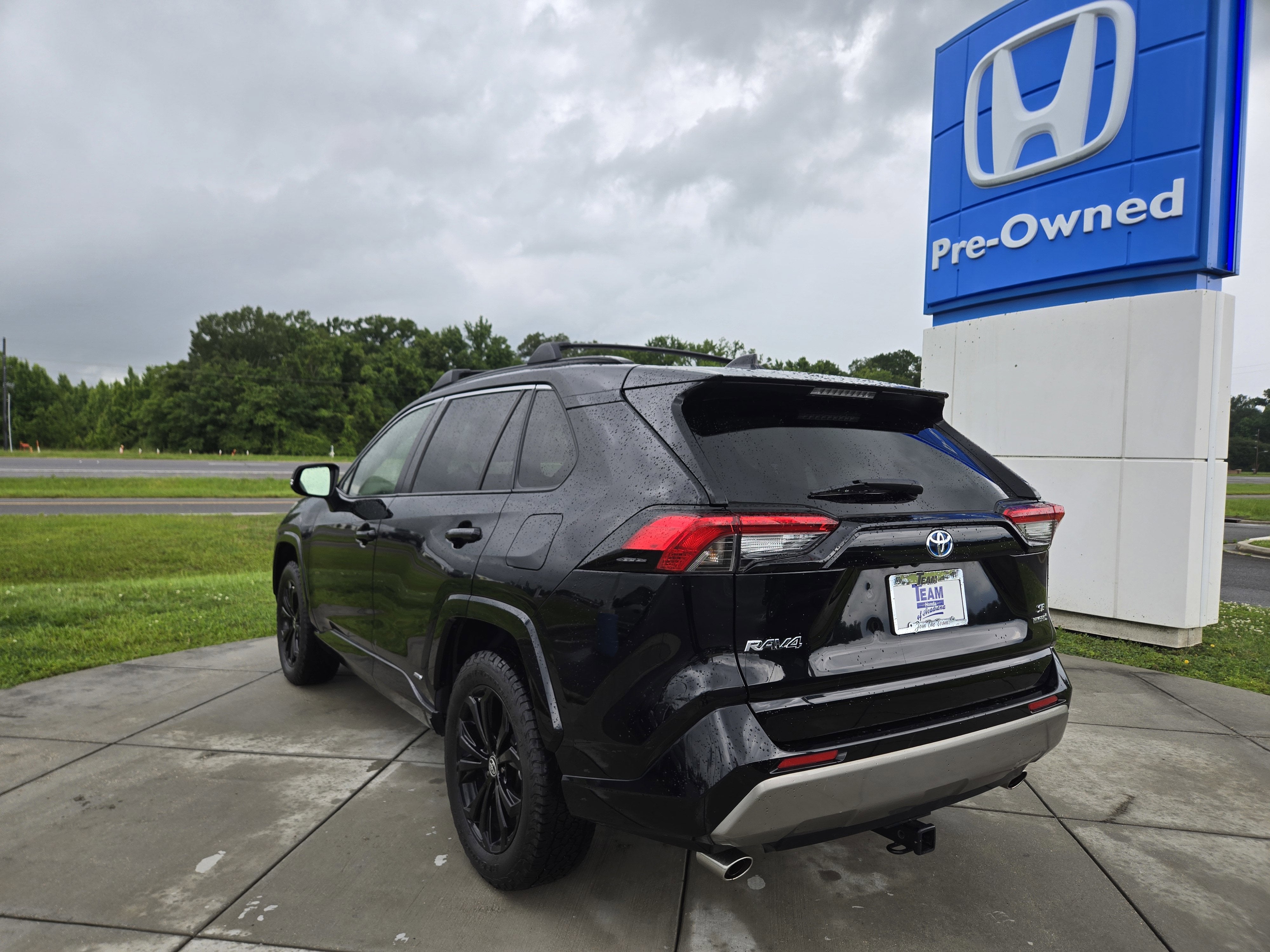2022 Toyota RAV4 Hybrid SE